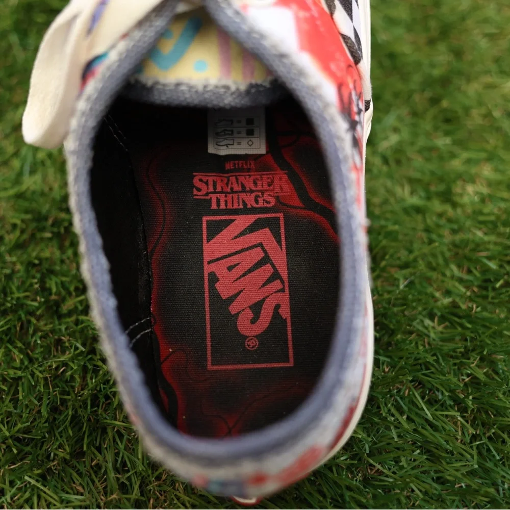 Stranger Things Argyle Surfer Boy Pizza Vans Like New EUC Women’s 7.5 or Men’s 6 - Picture 12 of 12